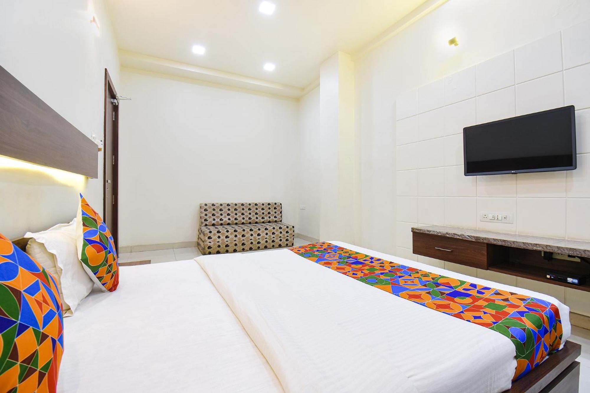 Fabhotel Royal Suits - Nr Mahadji Shinde Chhatri Pune Esterno foto
