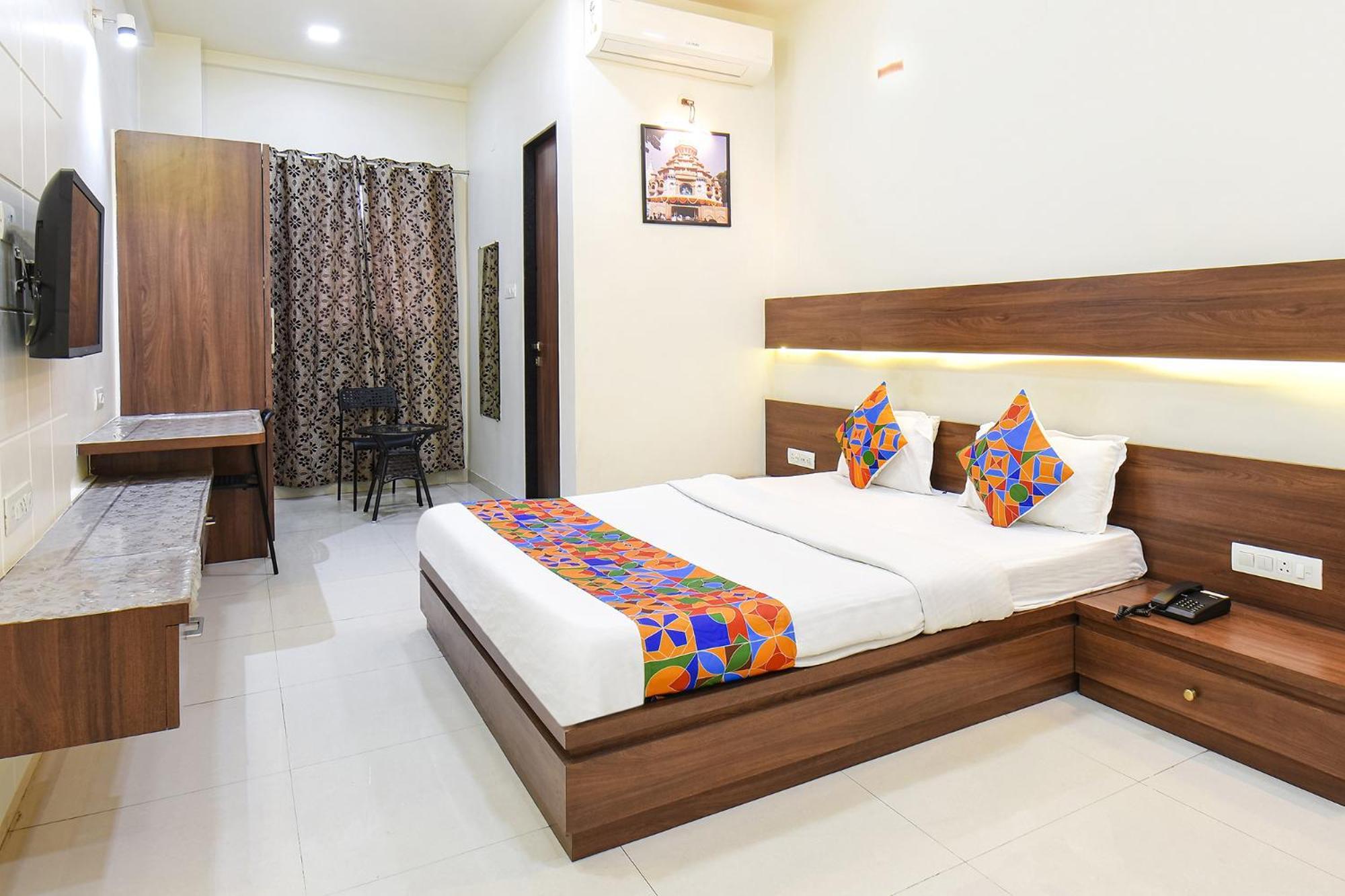 Fabhotel Royal Suits - Nr Mahadji Shinde Chhatri Pune Esterno foto
