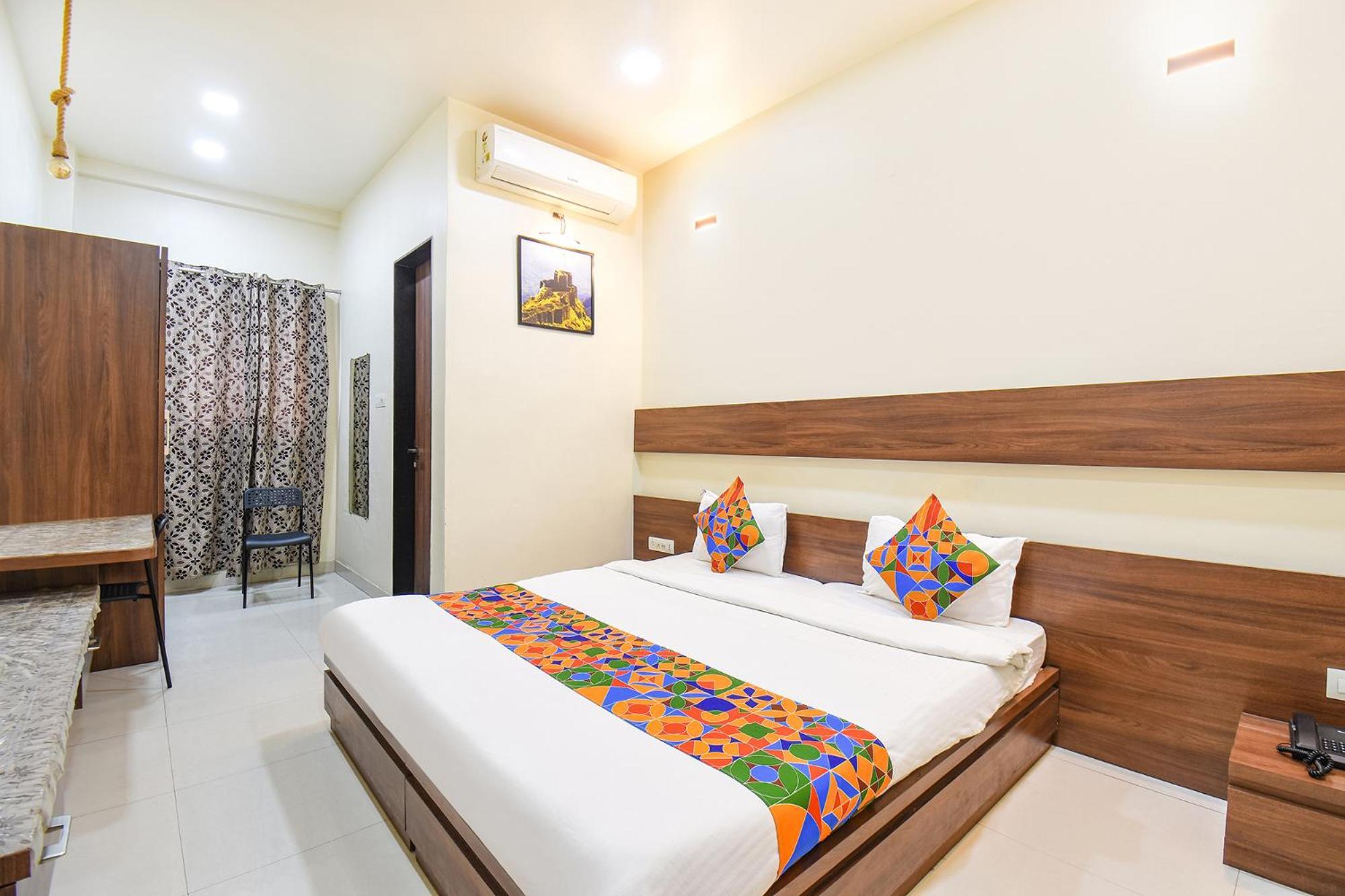Fabhotel Royal Suits - Nr Mahadji Shinde Chhatri Pune Esterno foto