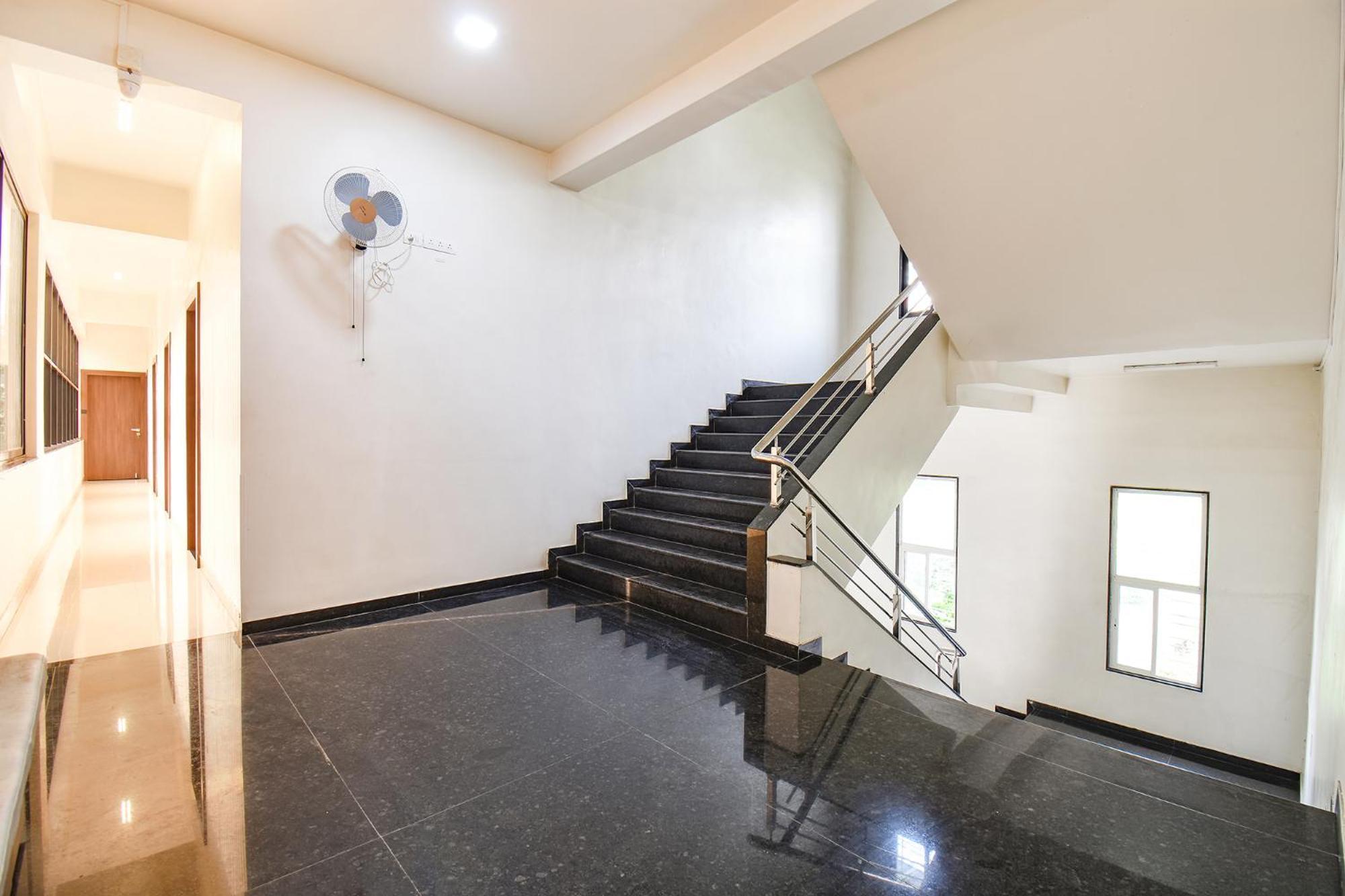 Fabhotel Royal Suits - Nr Mahadji Shinde Chhatri Pune Esterno foto