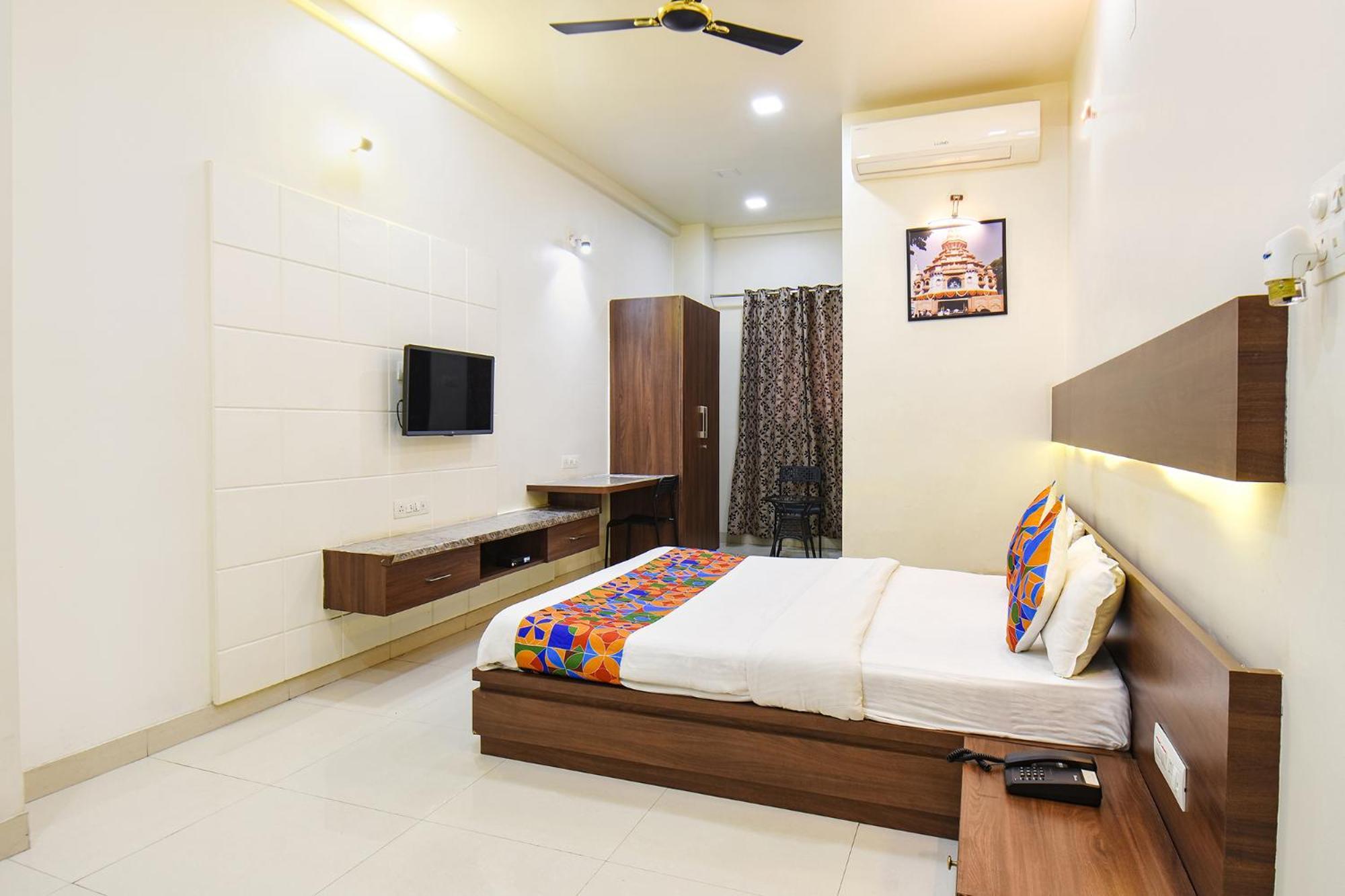 Fabhotel Royal Suits - Nr Mahadji Shinde Chhatri Pune Esterno foto