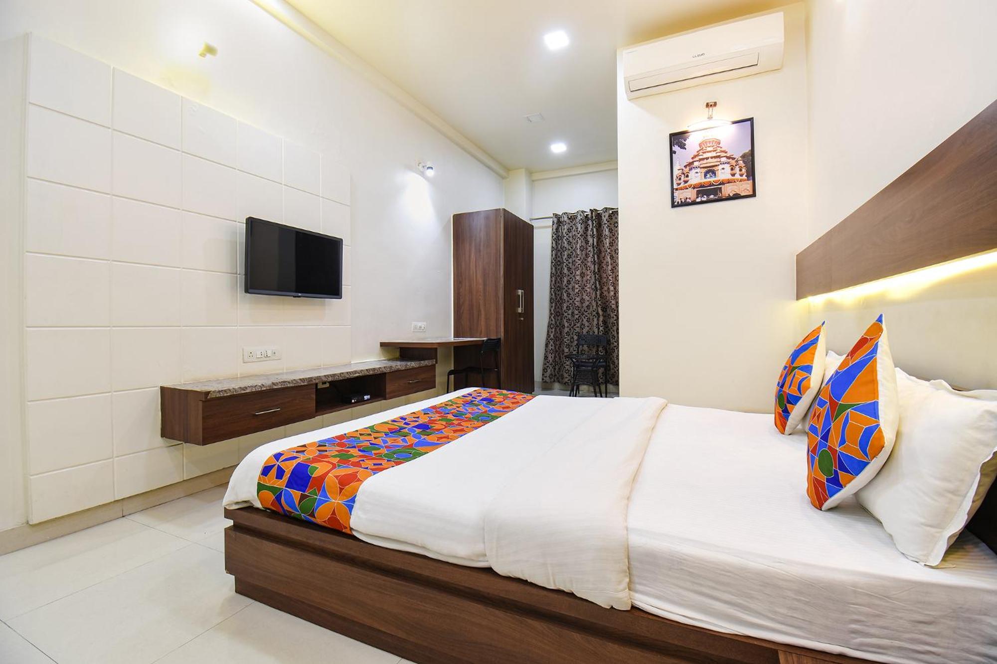 Fabhotel Royal Suits - Nr Mahadji Shinde Chhatri Pune Esterno foto